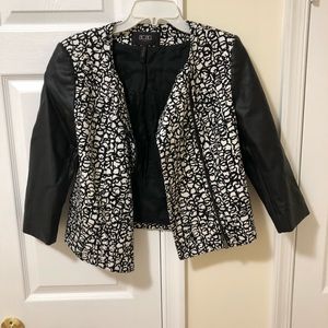 BCBG 3/4 sleeves blazer